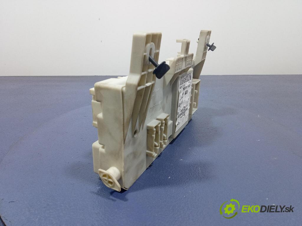 Ford C-max 2003 skrinka Poistky: 3M5T-14A073-DF