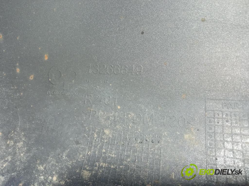 Opel Astra 2011 nárazník zad 