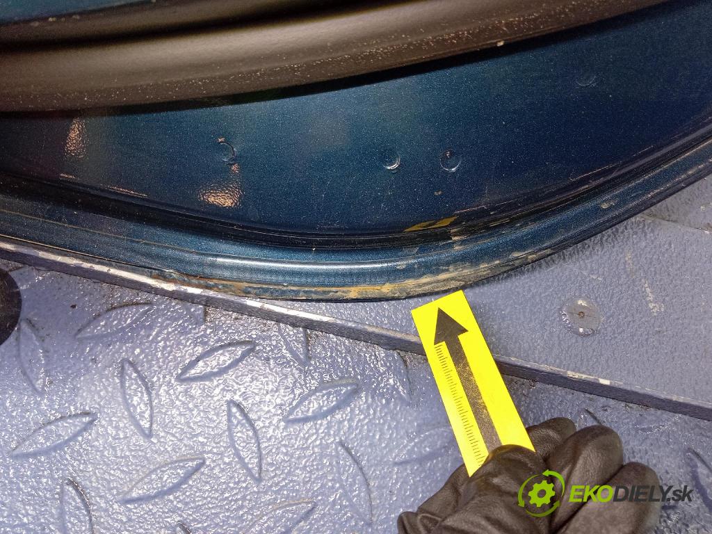 Opel Astra 2011 dvere zad pravé 