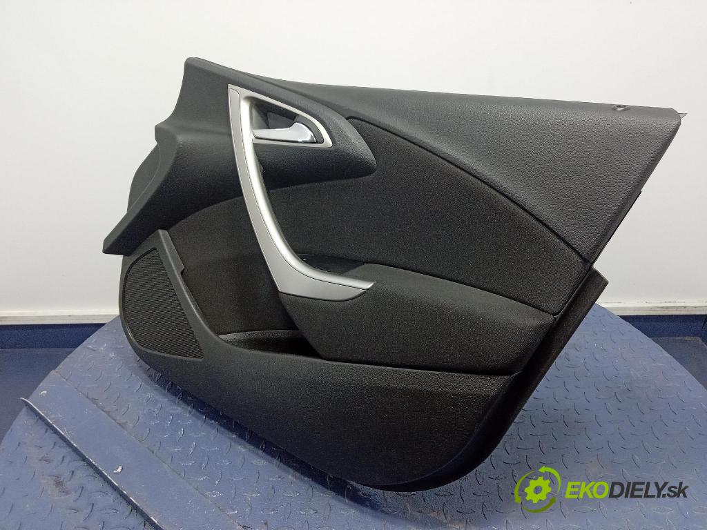 Opel Astra 2011 Čalounictví: dvere Predné Prava: