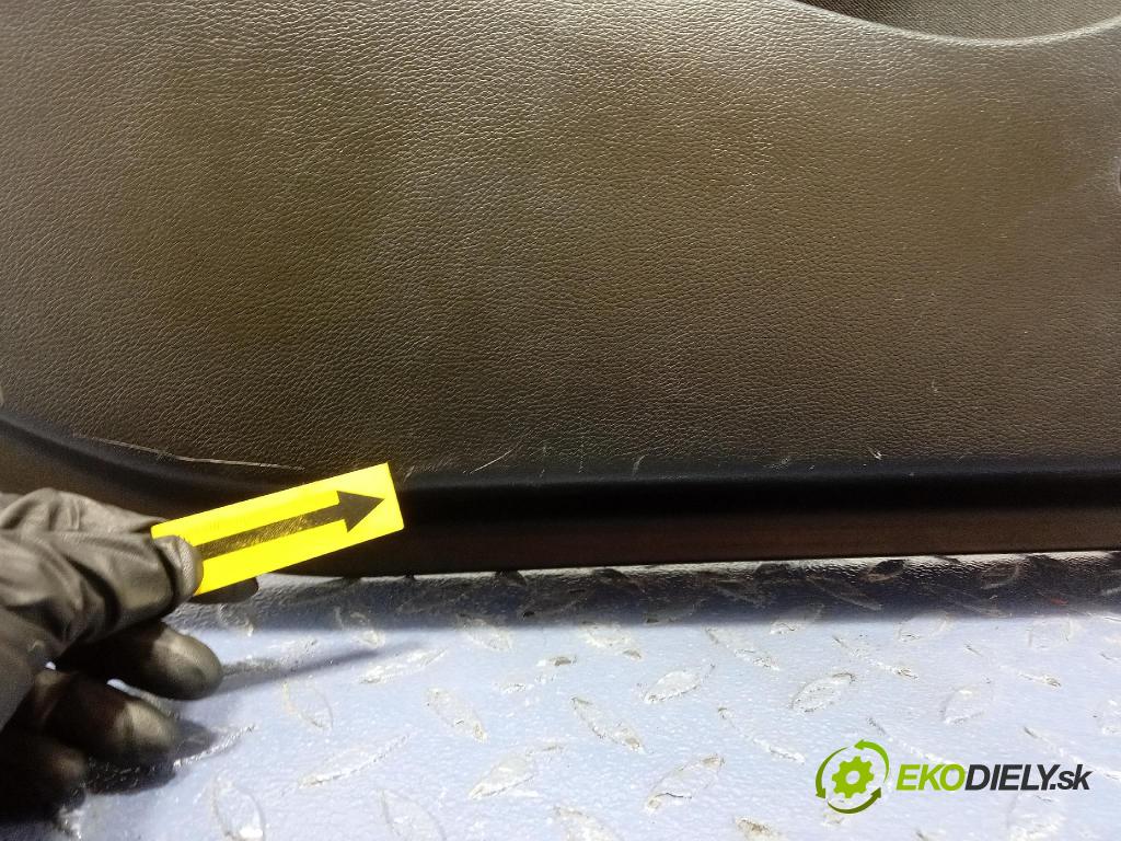 Opel Astra 2011 Tapacír: dveře před levá