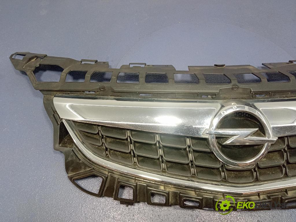 Opel Astra 2011 miežka / Gril: 13266577
