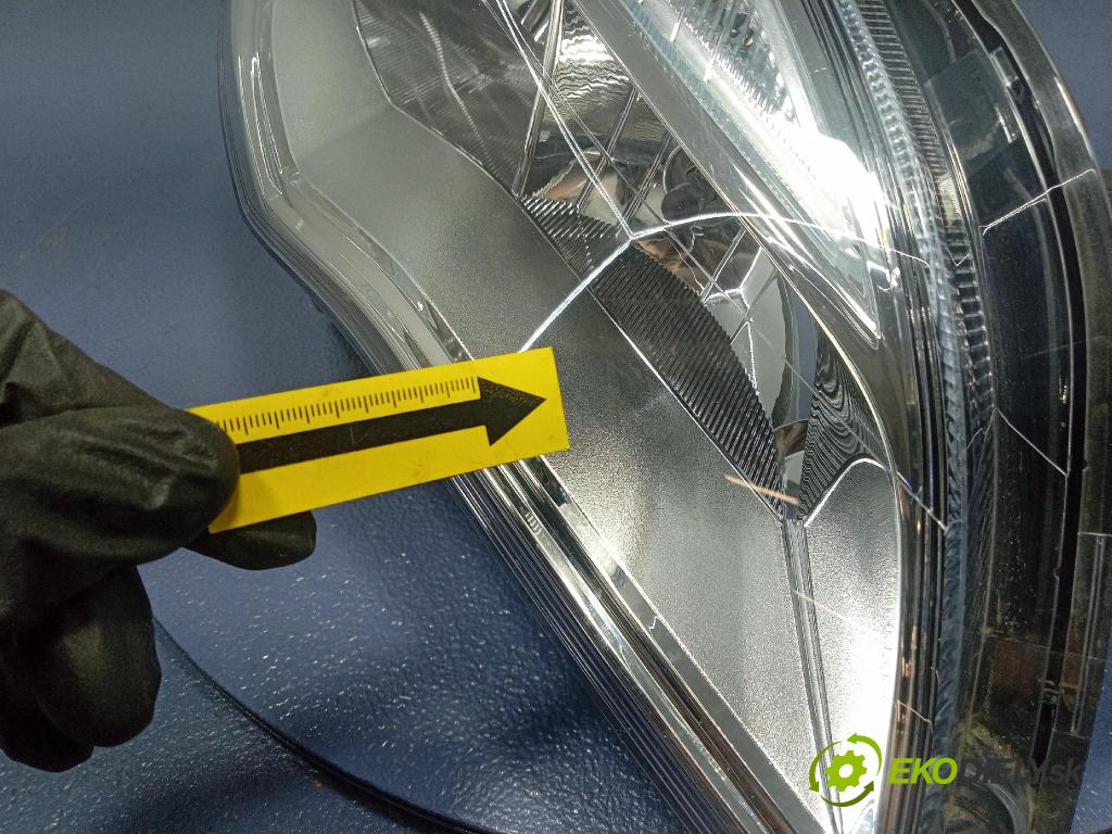 Opel Astra 2011 Reflektor: v pravo: 13253647RH