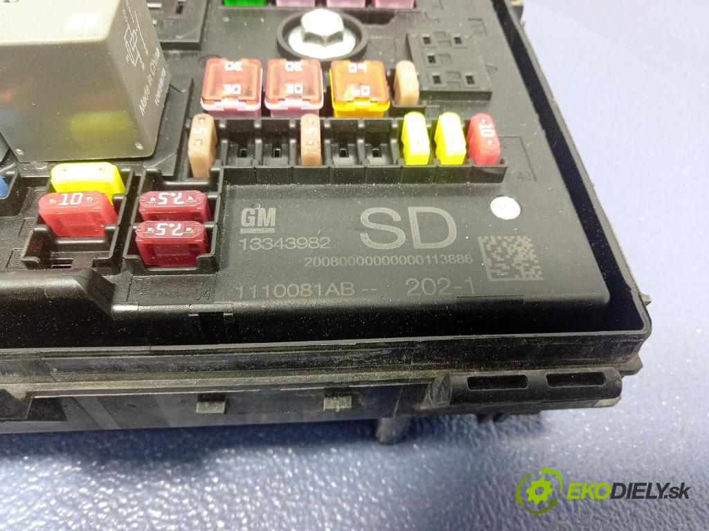 Opel Astra 2011 skrinka Poistky: 13343982