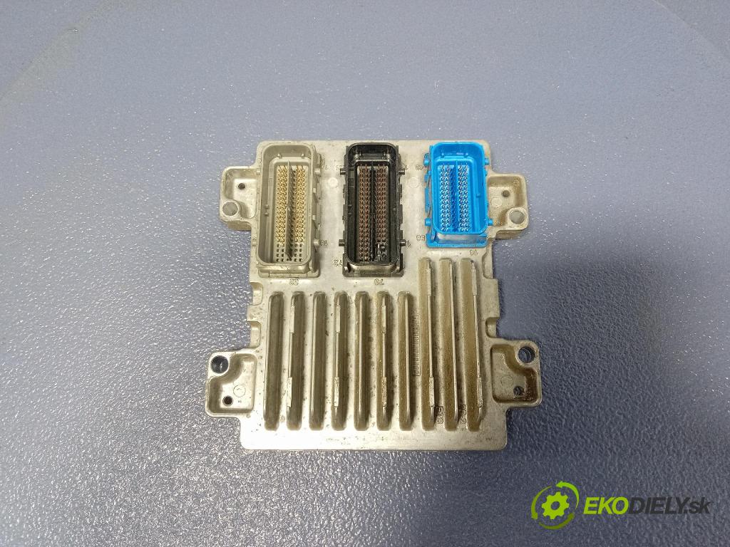 Opel Astra 2011 riadiaca jednotka Motor: 12644081