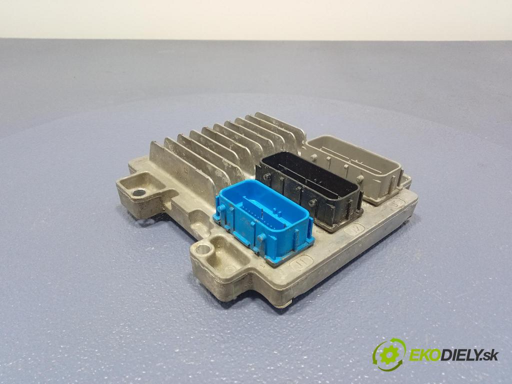 Opel Astra 2011 riadiaca jednotka Motor: 12644081