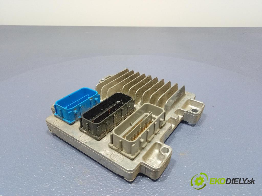 Opel Astra 2011 riadiaca jednotka Motor: 12644081