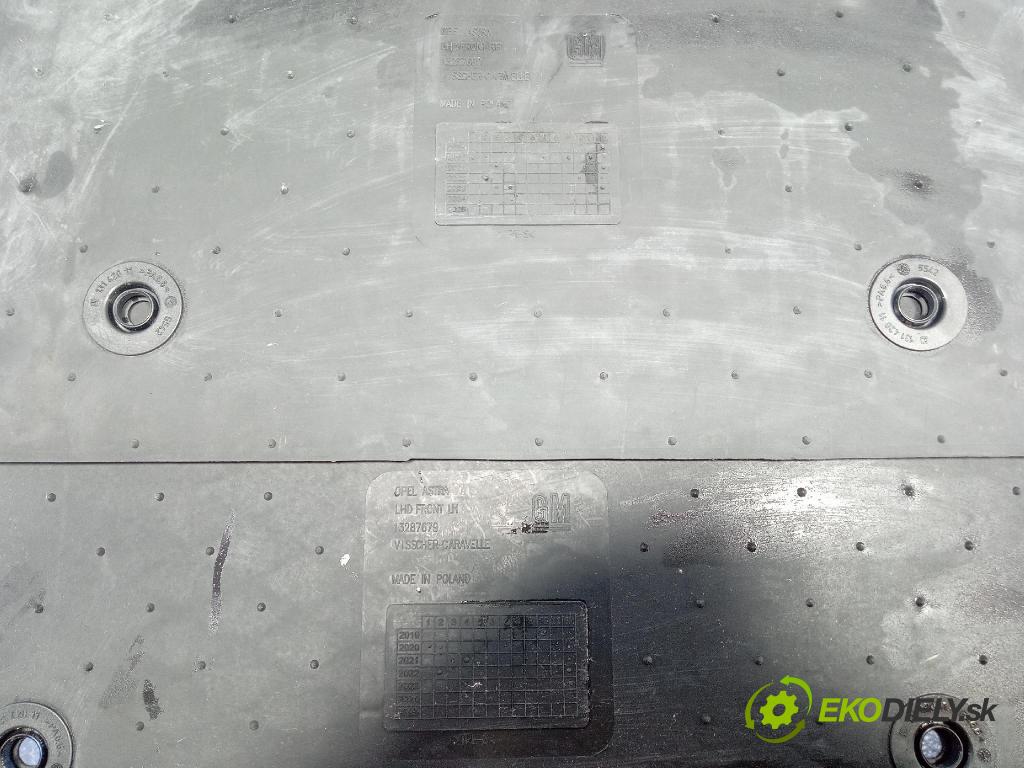 Opel Astra 2011 koberec do auta 13287679