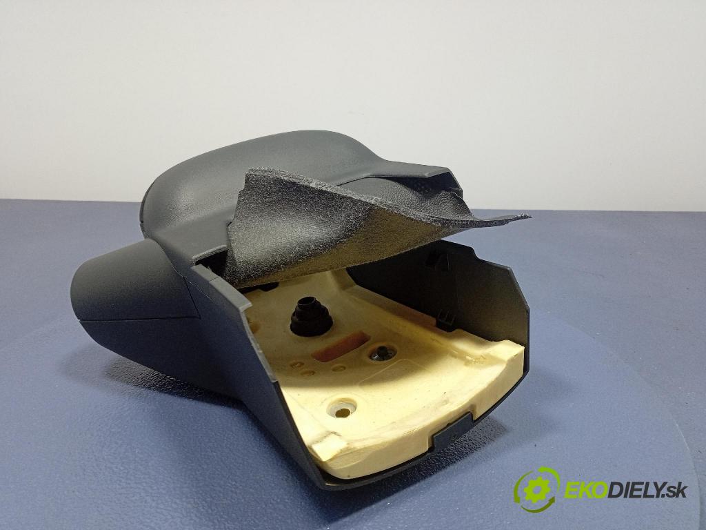 Opel Astra 2011 kryt Plast: Interiéry: 1709217