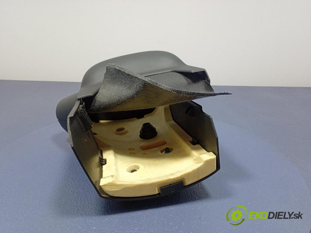 Opel Astra 2011 kryt Plast: Interiéry: 1709217