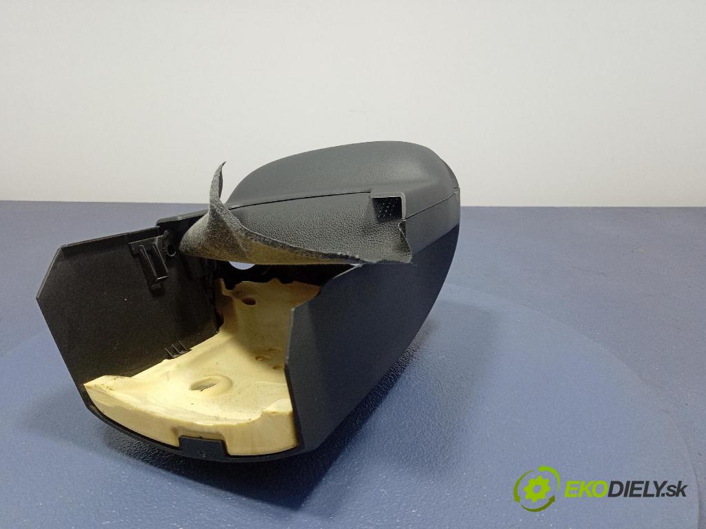 Opel Astra 2011 kryt Plast: Interiéry: 1709217