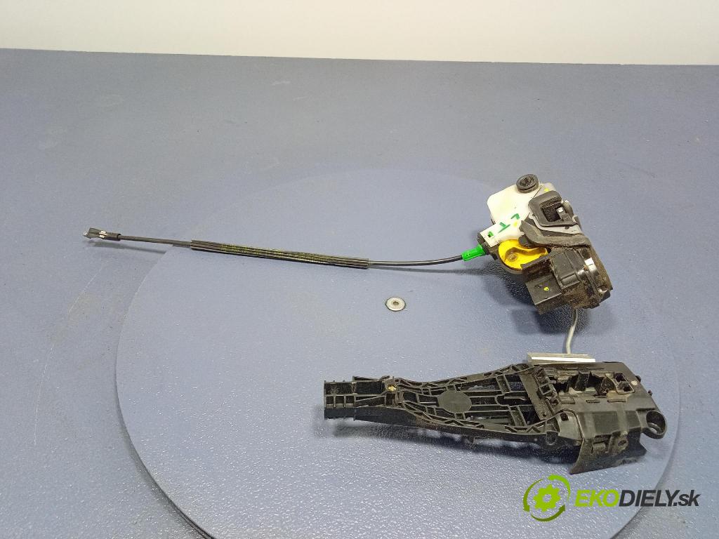 Opel Astra 2011 zámok dvere zad Vľavo: 3023881LH