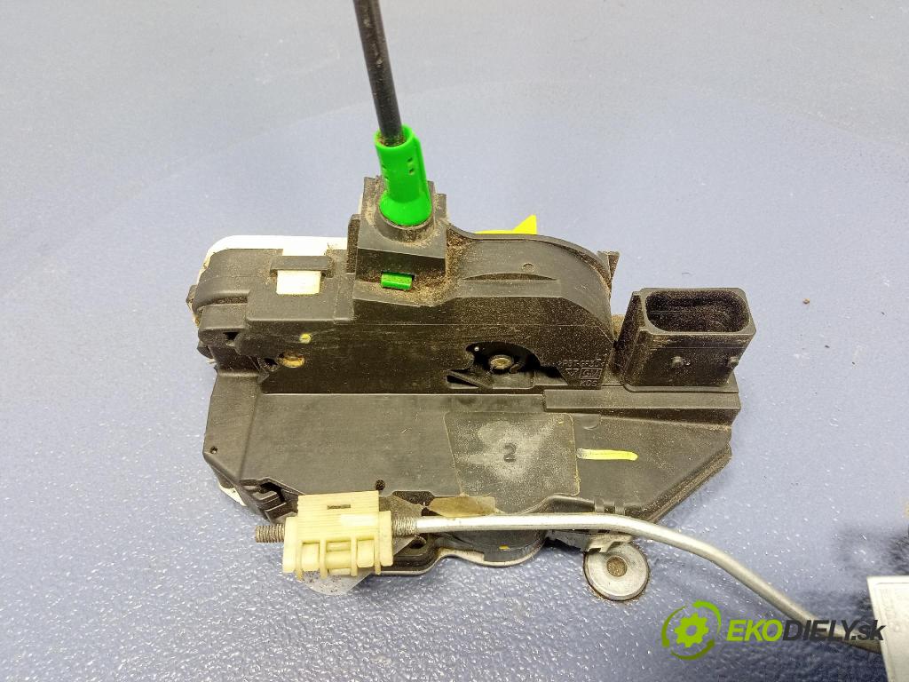 Opel Astra 2011 zámok dvere zad Vľavo: 3023881LH