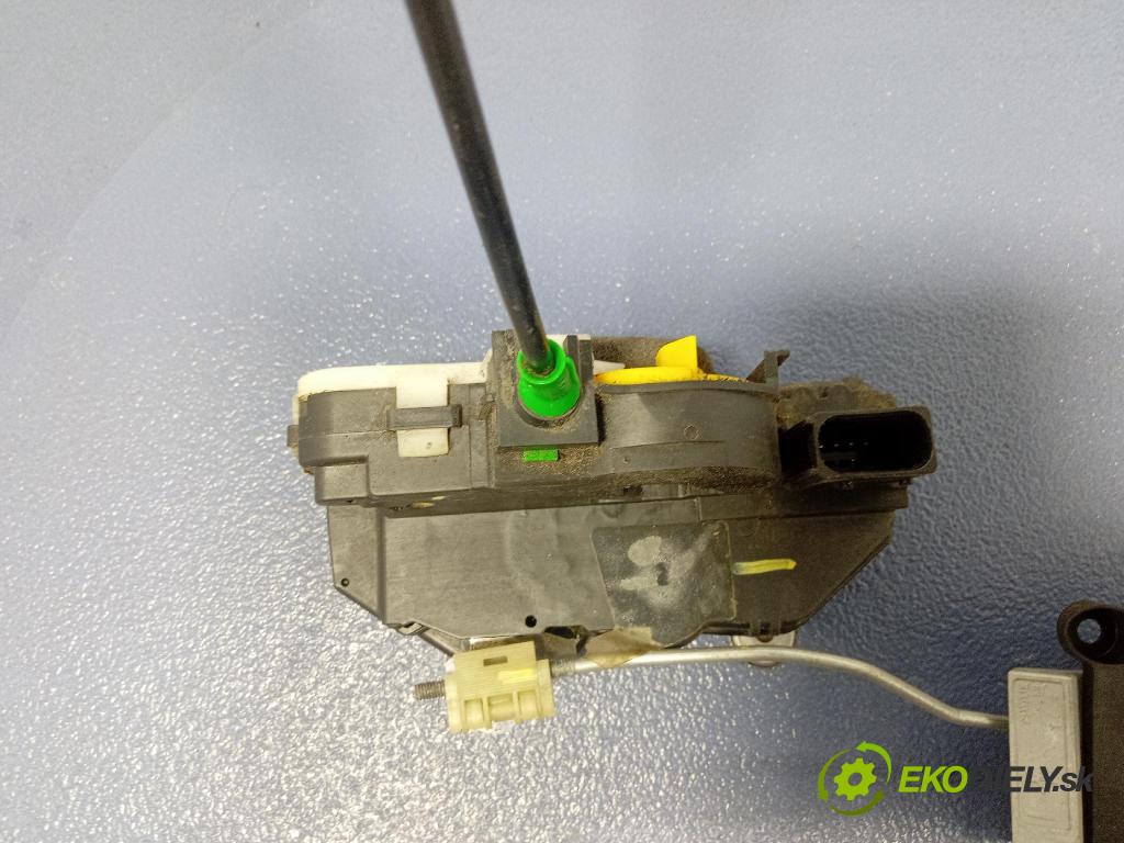 Opel Astra 2011 zámok dvere zad Vľavo: 3023881LH