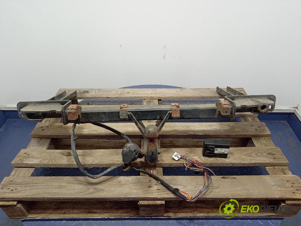 Opel Astra 2011 oko Do Přívěsy 13320743
