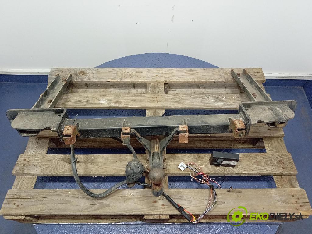 Opel Astra 2011 oko Do Přívěsy 13320743