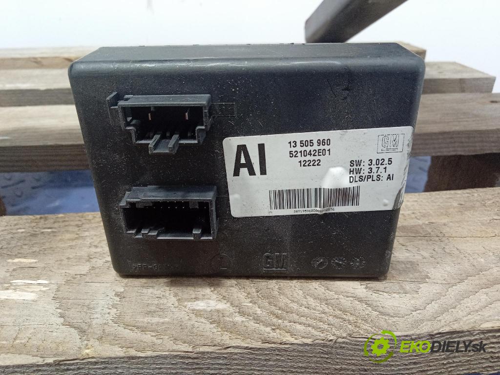 Opel Astra 2011 oko Do Přívěsy 13320743