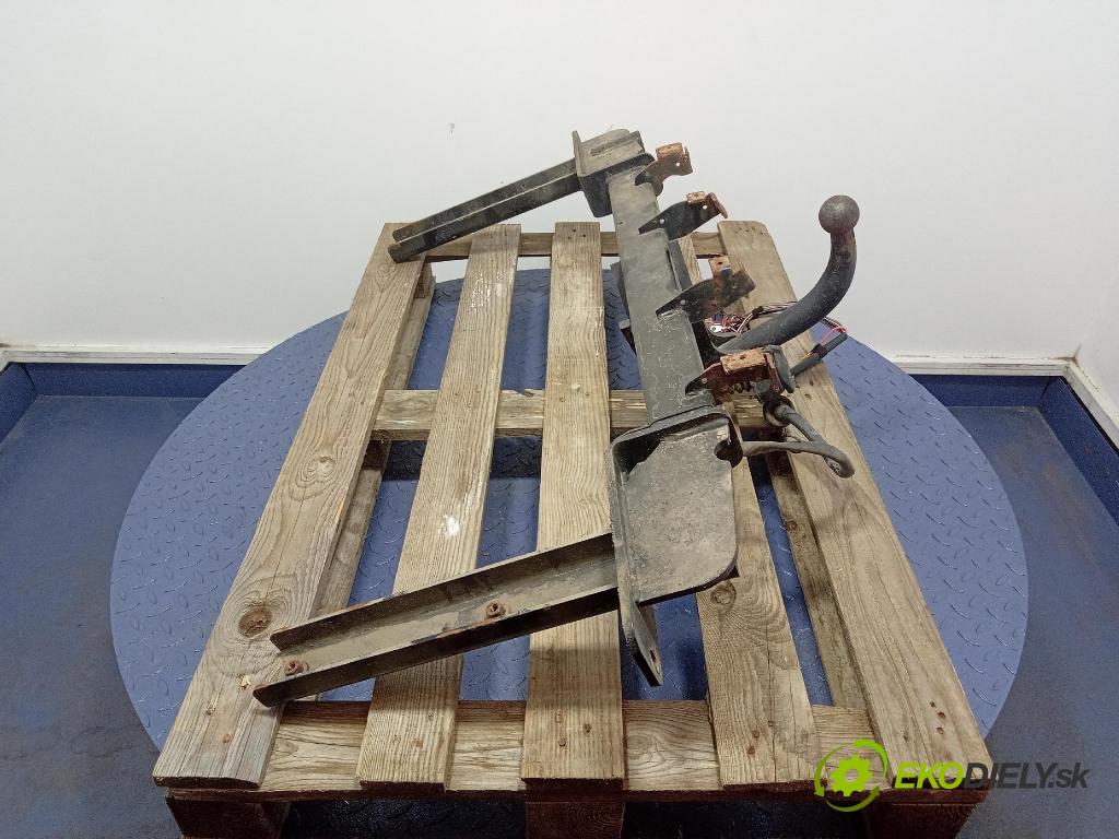 Opel Astra 2011 oko Do Přívěsy 13320743