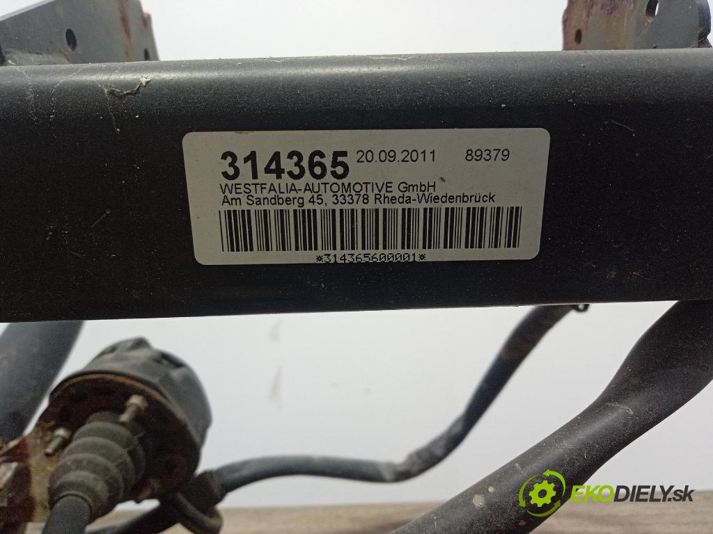 Opel Astra 2011 oko Do Přívěsy 13320743