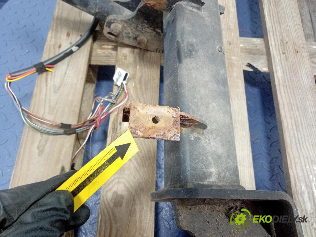 Opel Astra 2011 oko Do Přívěsy 13320743