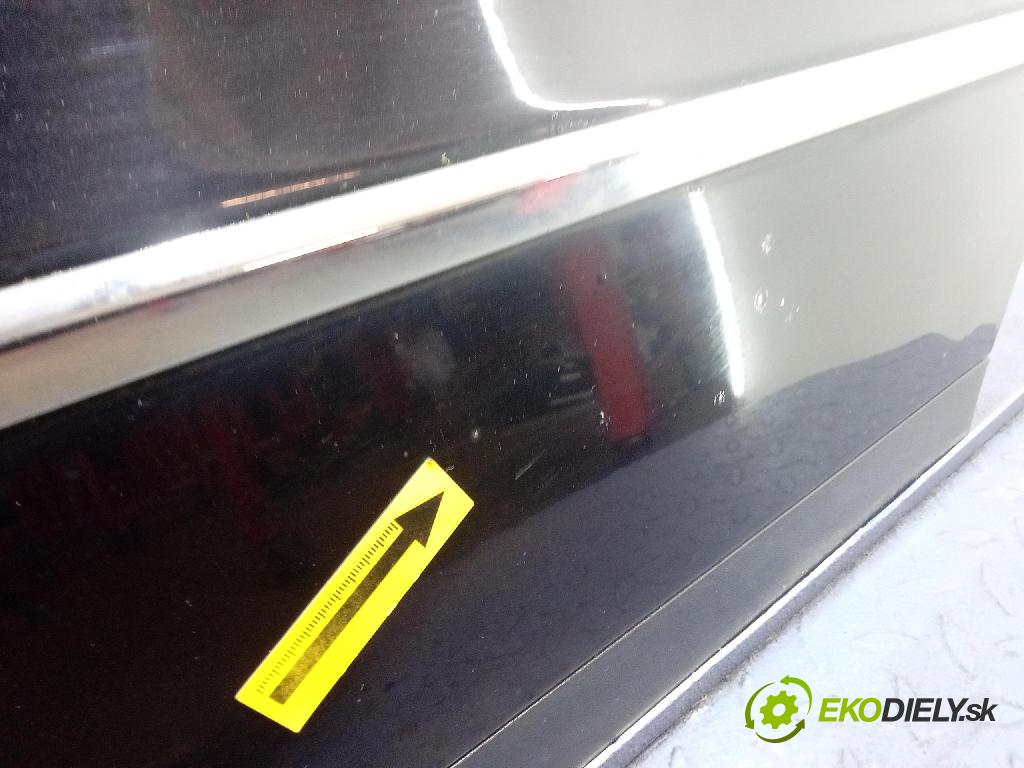 Vw Passat 2009 dvere zad Vľavo: