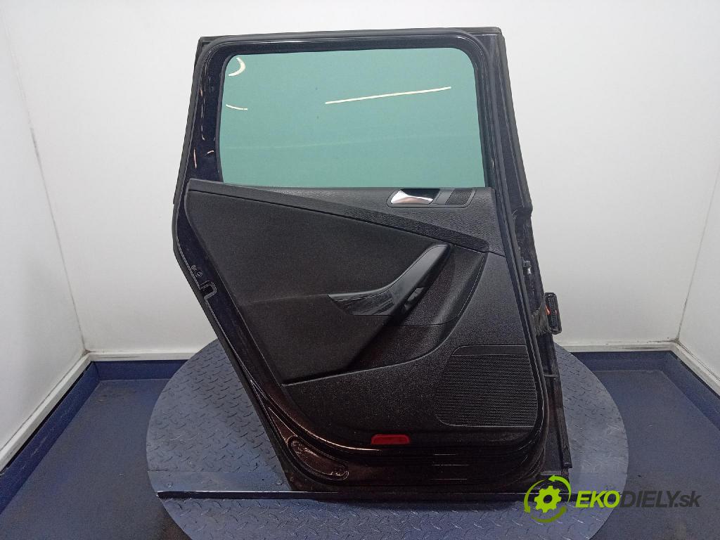 Vw Passat 2009 dvere zad Vľavo: 