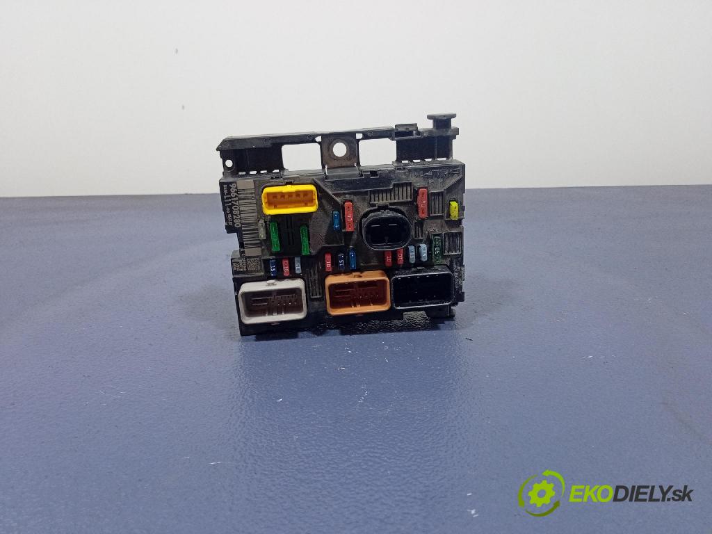 Peugeot 207 2007 skrinka Poistky: 9661708280