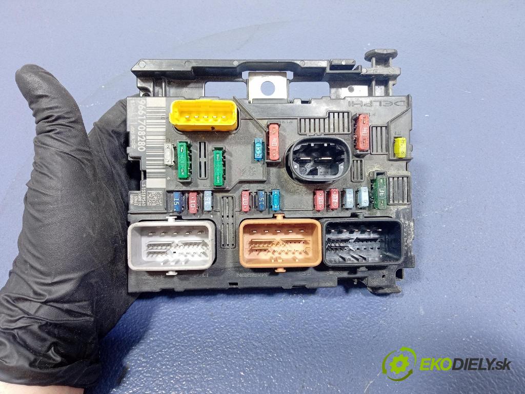 Peugeot 207 2007 skrinka Poistky: 9661708280