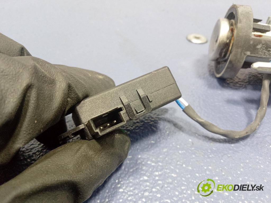 Opel Astra 2011 Spínač zapaľovania: 20939745