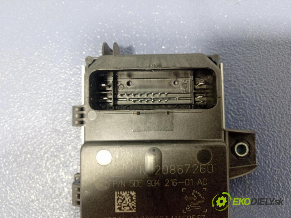 Opel Astra 2011 řídící jednotka 20867260