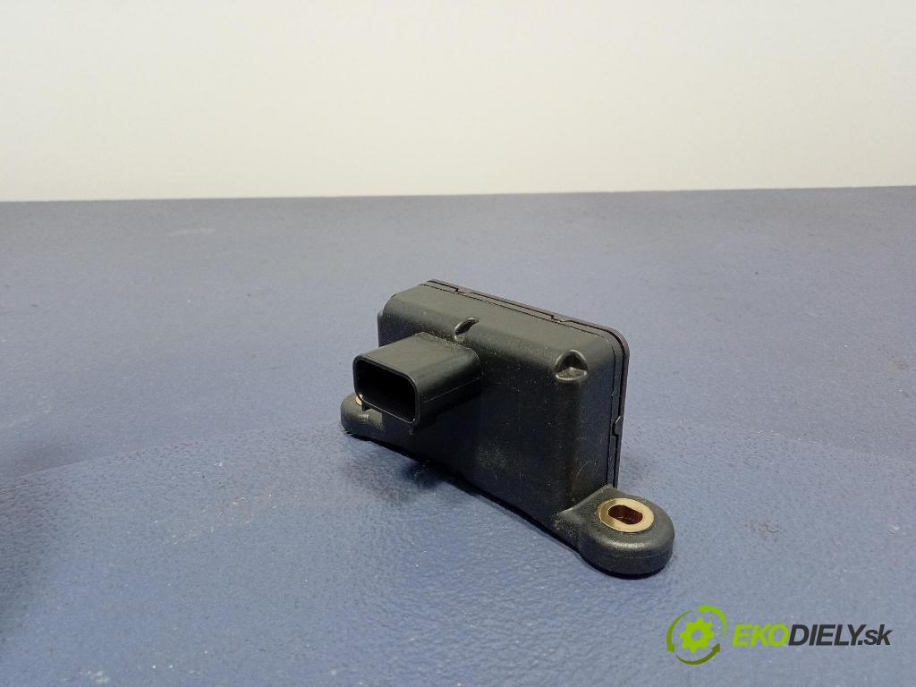 Opel Astra 2011 snímač ESP. 13505726