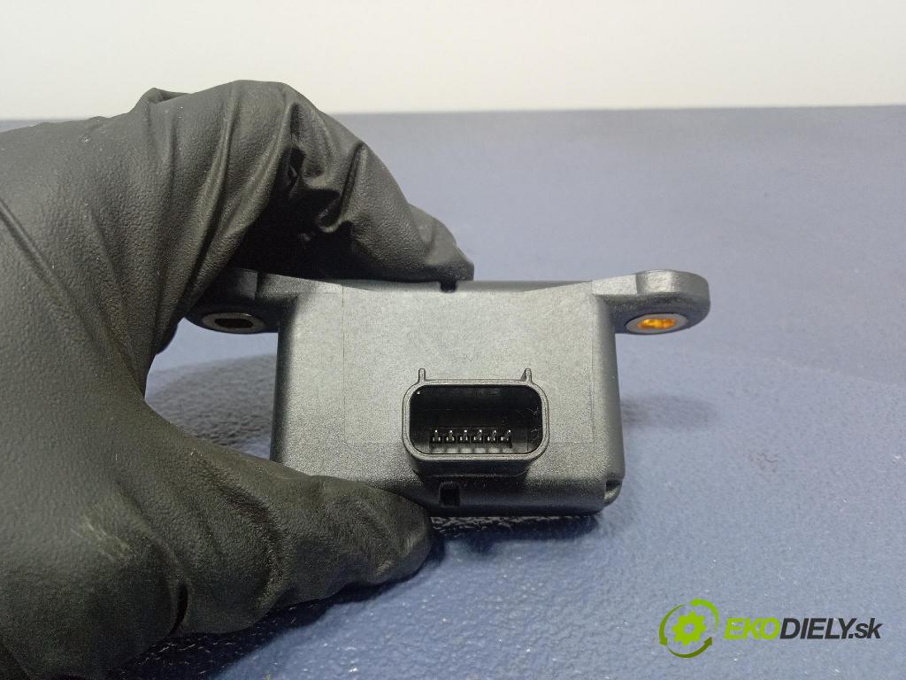 Opel Astra 2011 snímač ESP. 13505726