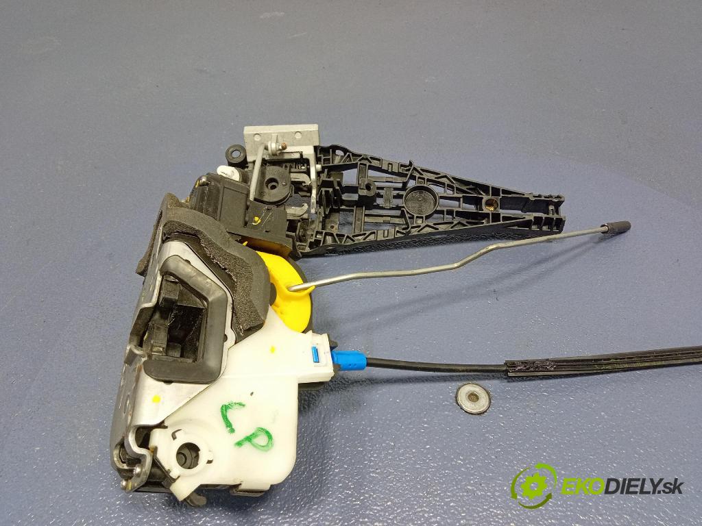 Opel Astra 2011 zámok dvere Predné Vľavo: 13577983