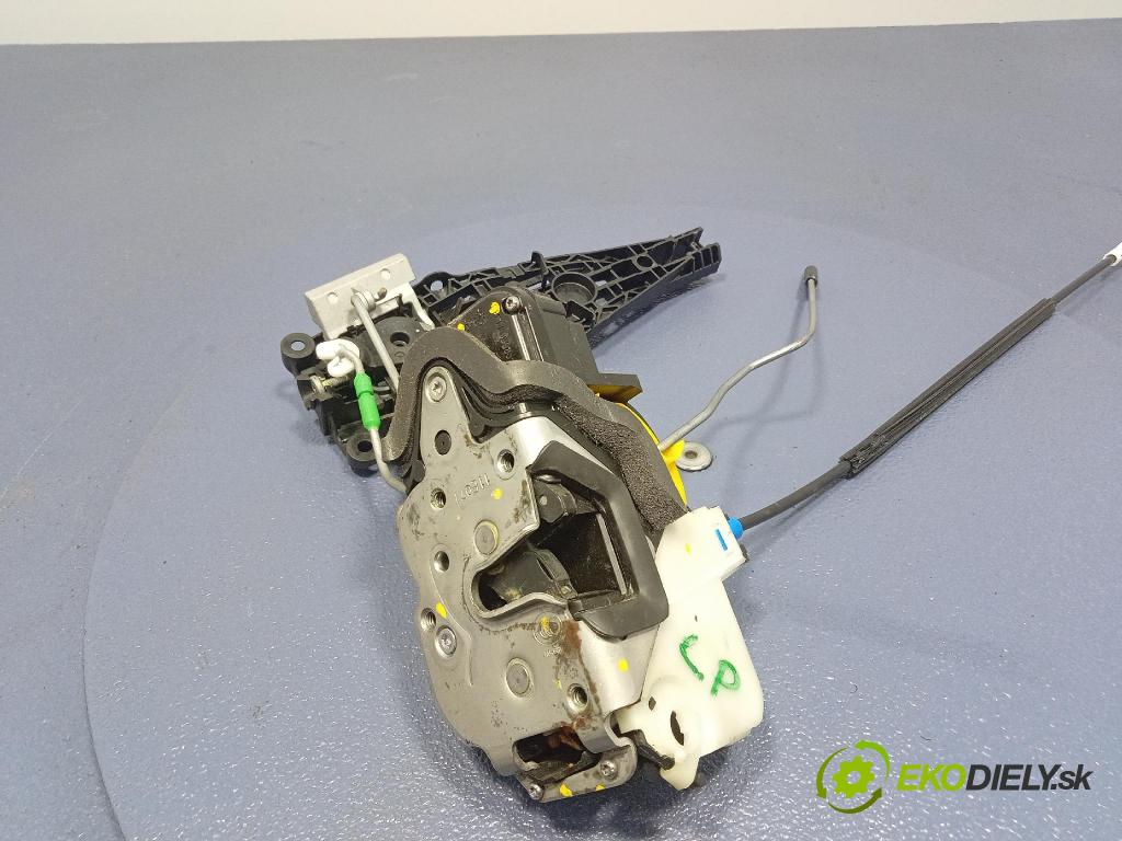 Opel Astra 2011 zámok dvere Predné Vľavo: 13577983