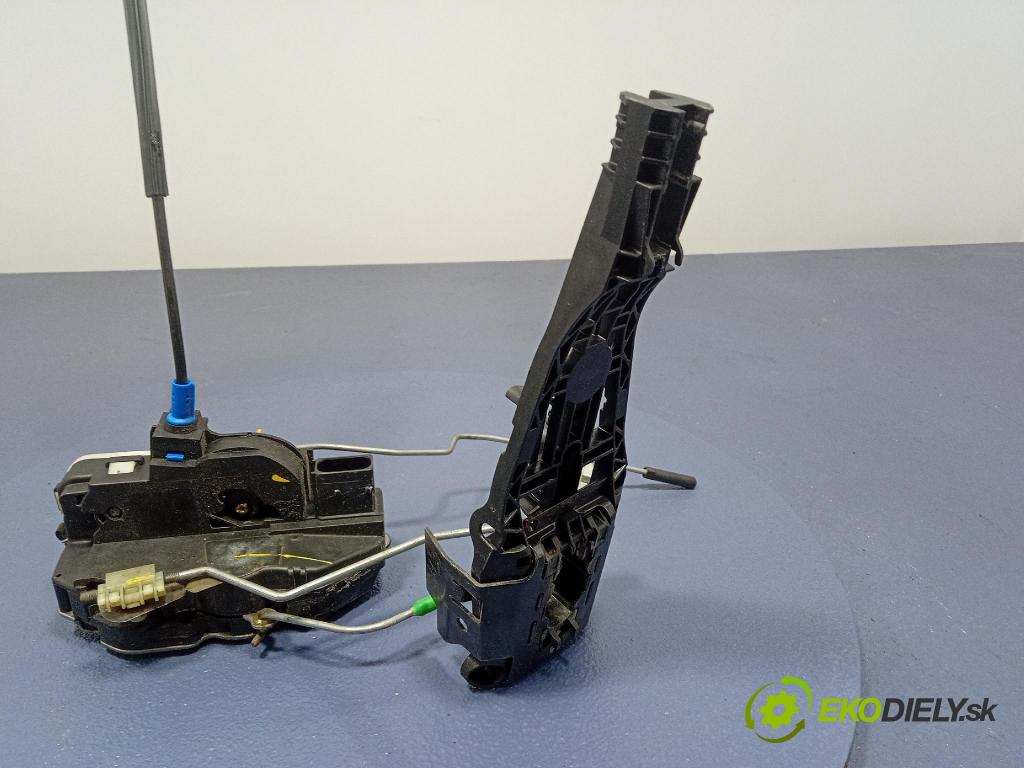 Opel Astra 2011 zámok dvere Predné Vľavo: 13577983