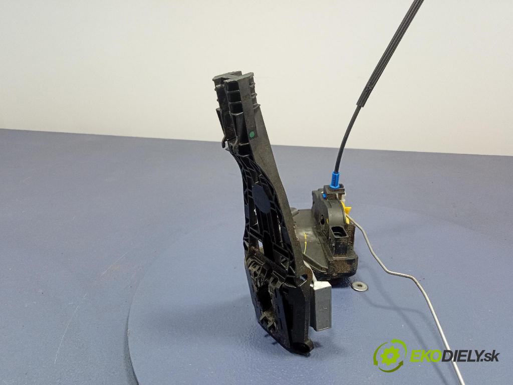 Opel Astra 2011 zámok dvere Predné Vľavo: 13577983