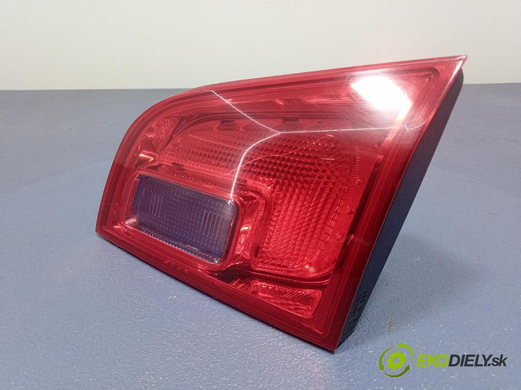 Opel Astra 2011 svetlo / reflektor zad Prava: Vnútri: 13282247