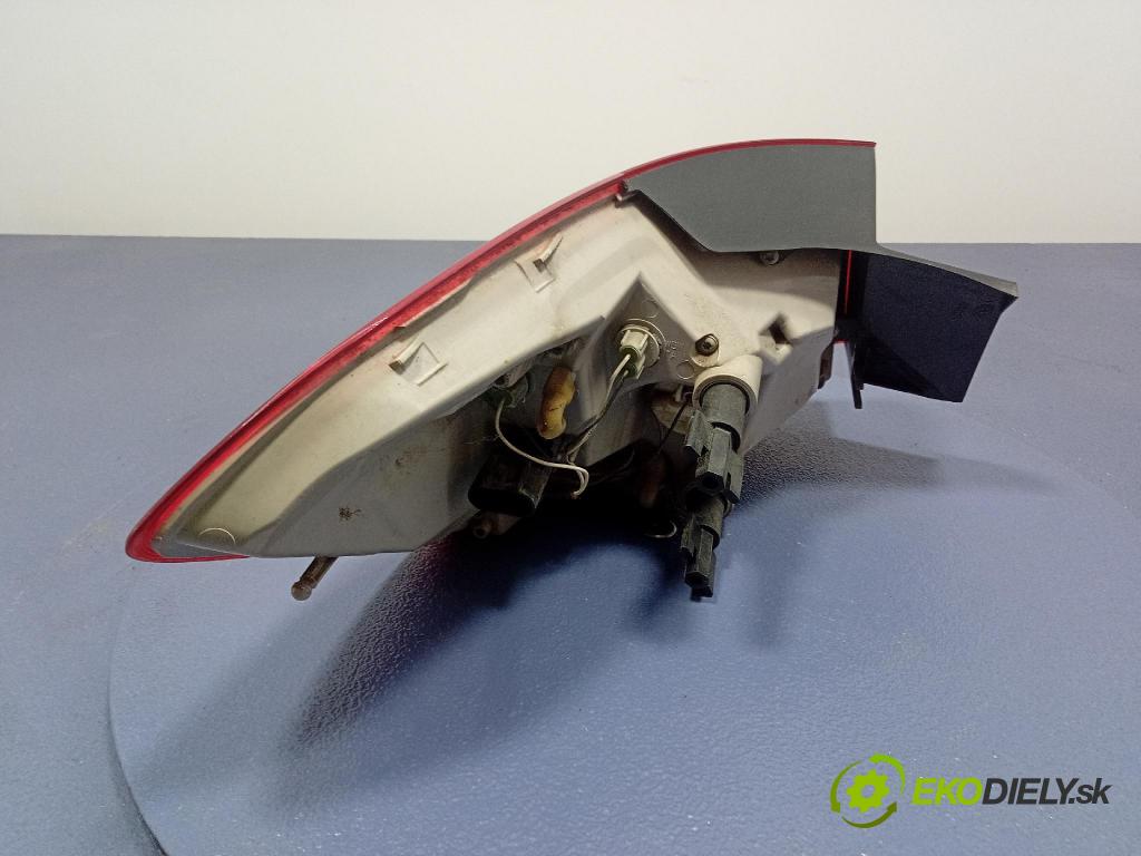 Opel Astra 2011 světlo Zad: Práva: Mimo: 13282243