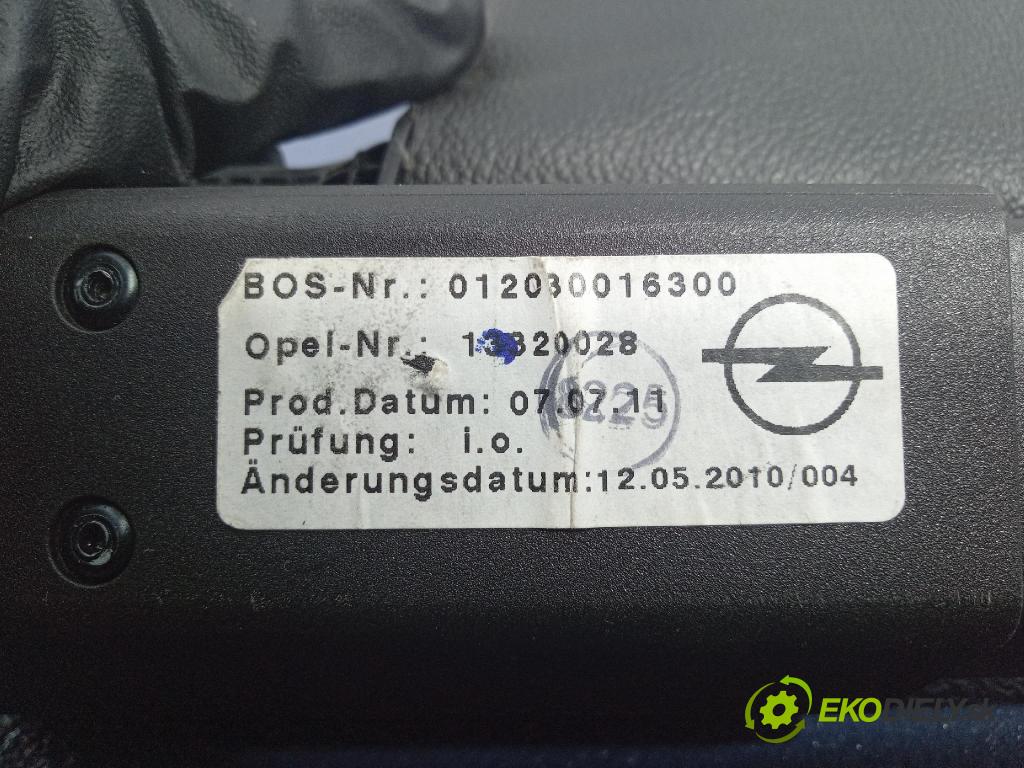 Opel Astra 2011 roleta 13320028