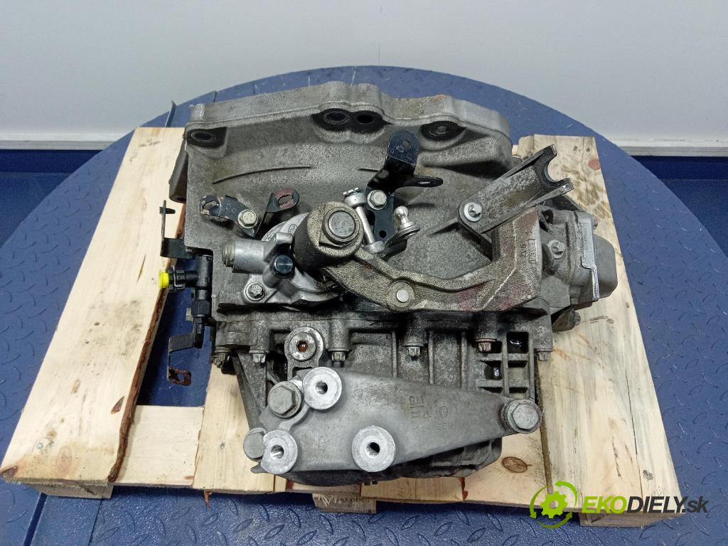 Opel Astra 2011 prevodovka Manualna M320FA