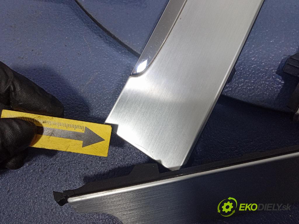 Vw Passat 2009 lišta Dekoratívne: Vnútri: 3C8858366H