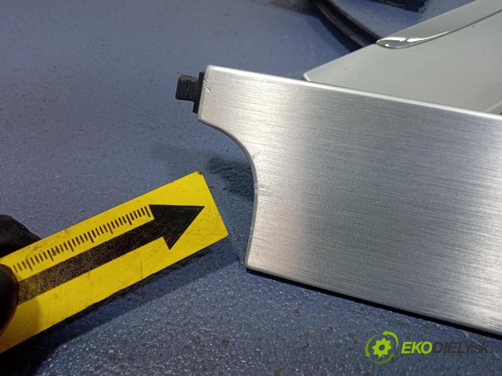 Vw Passat 2009 lišta Dekoratívne: Vnútri: 3C8858366H