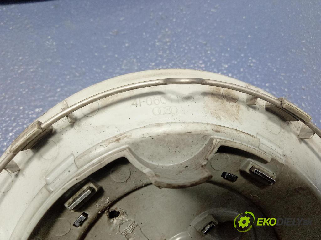 Audi A6 2006 puklica kola: 4F0601165