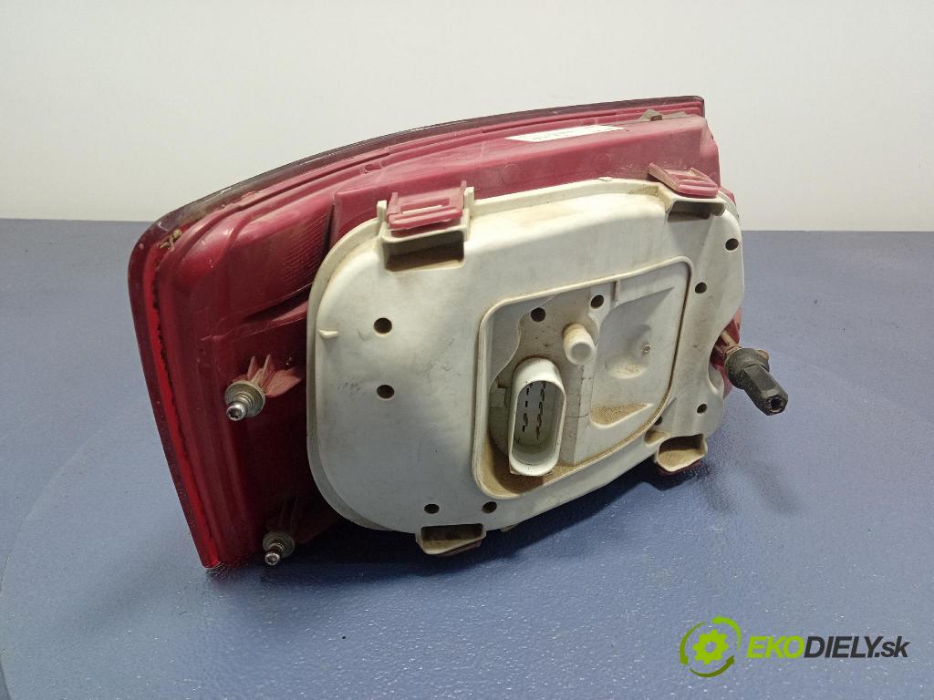 Audi A6 2006 svetlo / reflektor zad Prava: Vonkajsia: