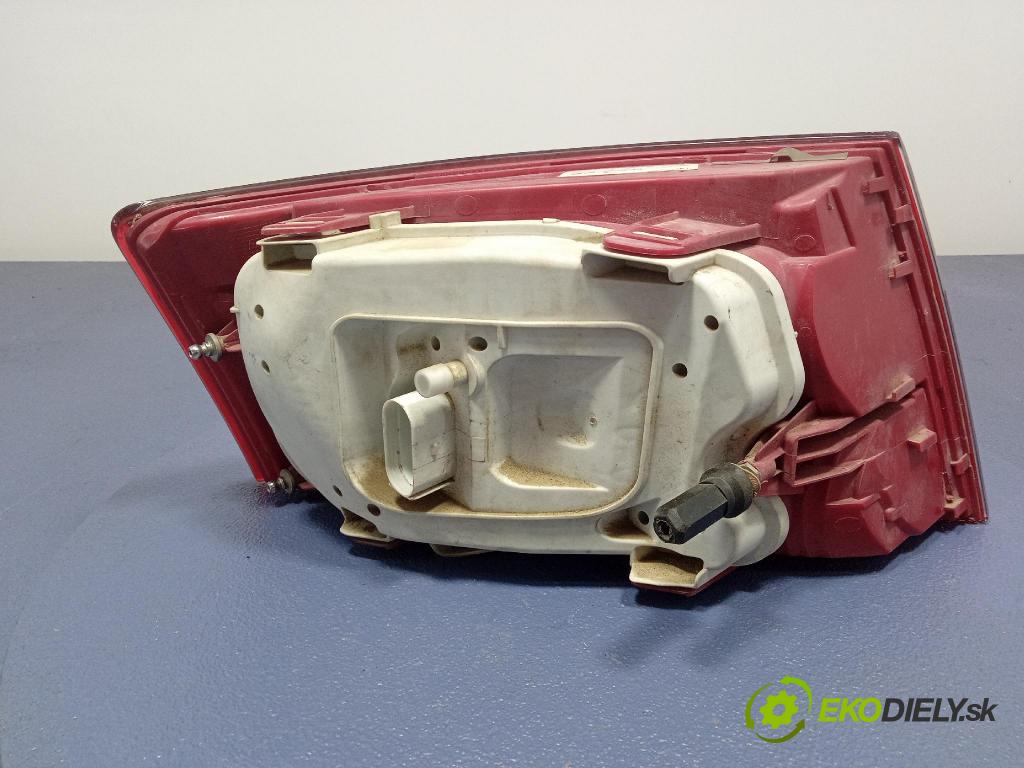 Audi A6 2006 svetlo / reflektor zad Prava: Vonkajsia: