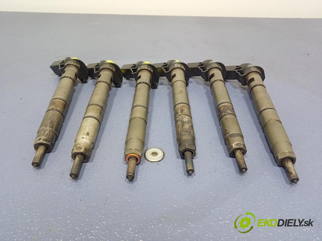 Audi A6 2006 vstrek 059130277AC