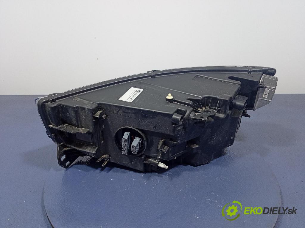 Volvo Xc40 0 Reflektor: v pravo: 32133574