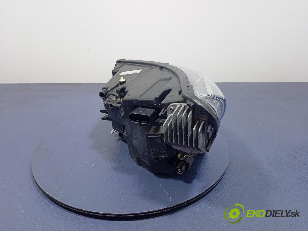 Volvo Xc40 0 Reflektor: v pravo: 32133574