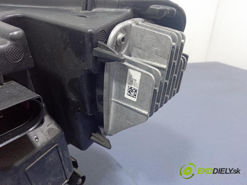 Volvo Xc40 0 světlo v pravo: 32133574