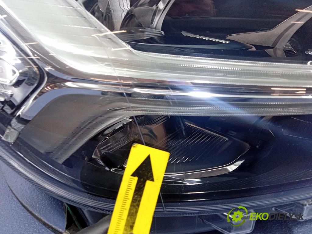 Volvo Xc40 0 Reflektor: v pravo: 32133574